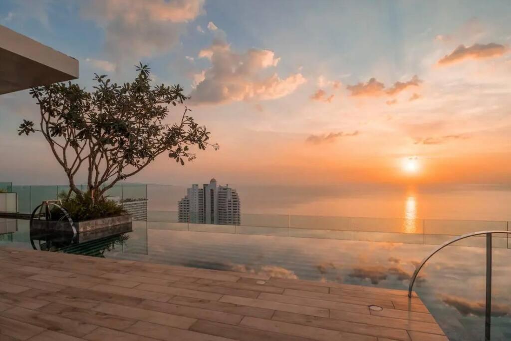 The Riviera Jomtien Apartment ภายนอก รูปภาพ